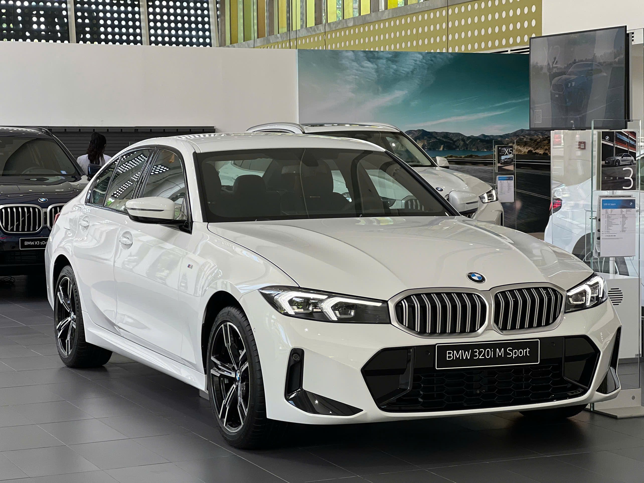 bmw 320i M sport ngoai that 1-1